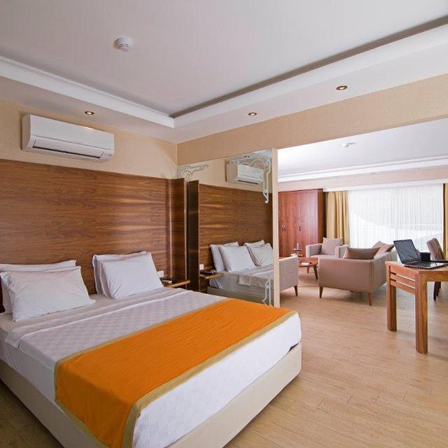 Hotel Mirage World