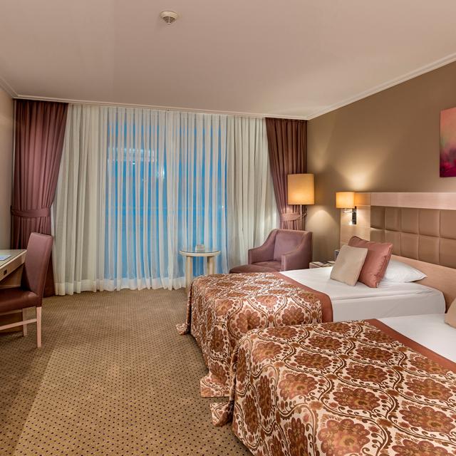 Hotel Miracle Resort