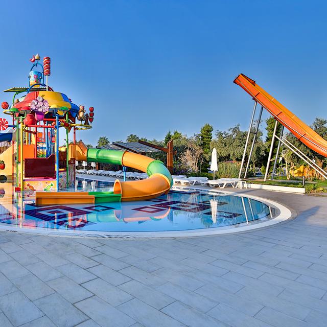 Hotel Saturn Palace Resort