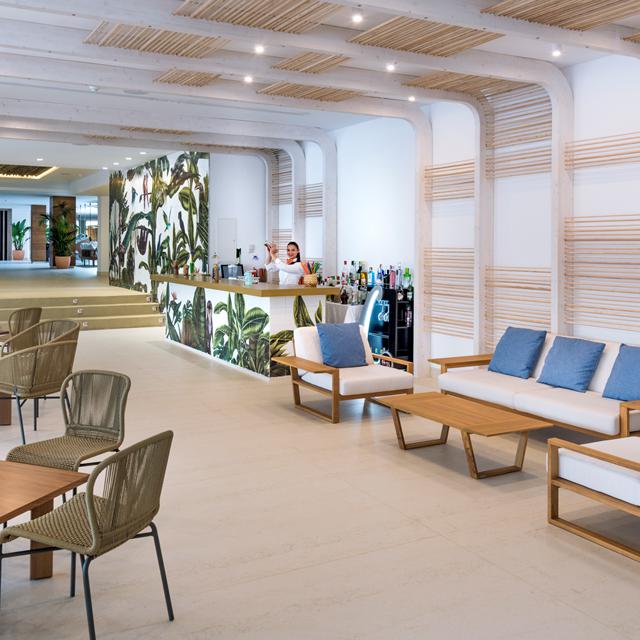 Mediterraneo Bay Hotel and Resort