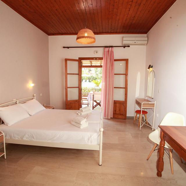 Studio's Aristea