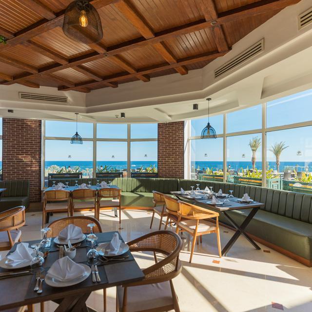 Hotel SUNRISE Grand Select Diamond Beach Resort