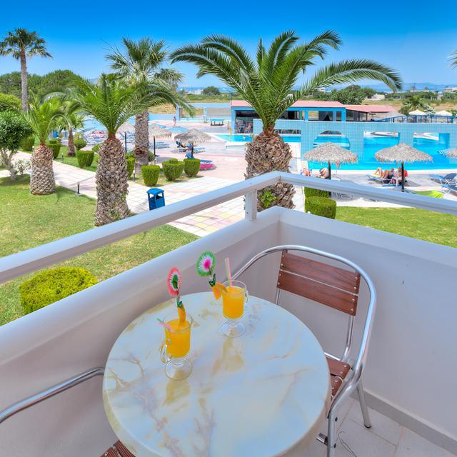 Aparthotel Corali