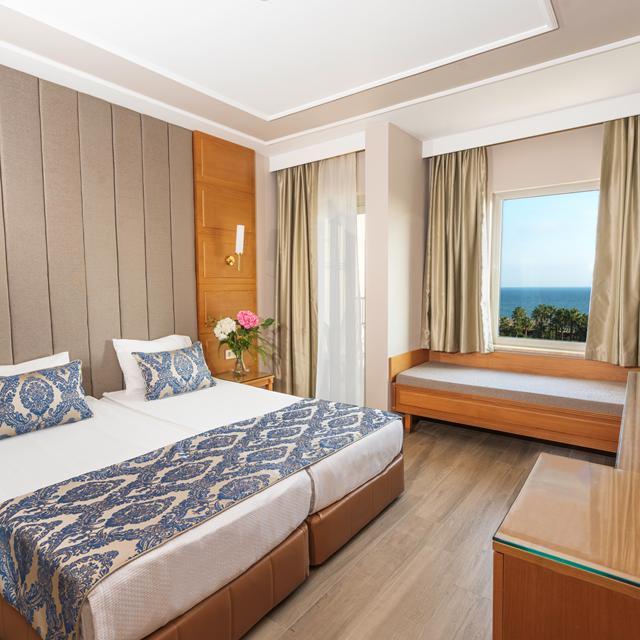 Hotel Royal Atlantis Beach