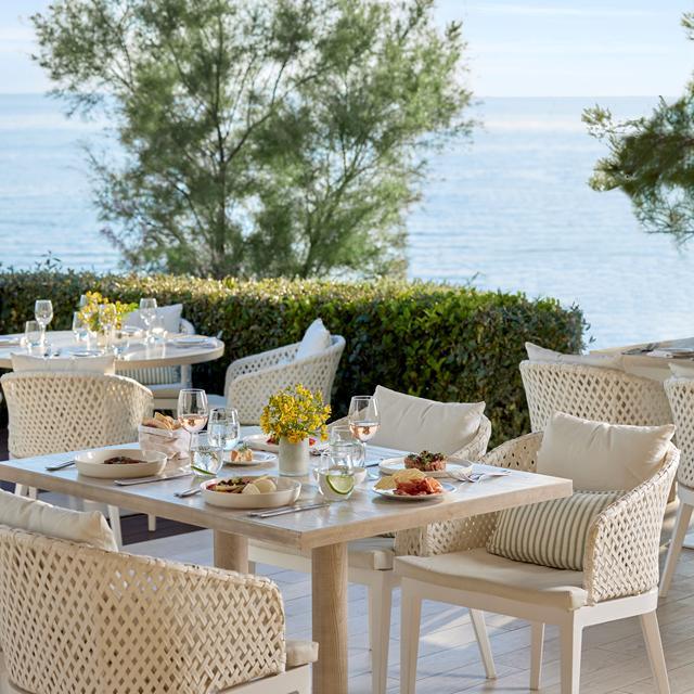Hotel Ikos Olivia